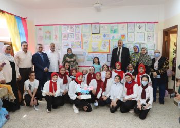 الفريق التوعوى بمياه أسيوط ينظم يوما تعريفيا لطالبات مدرسة النهضة