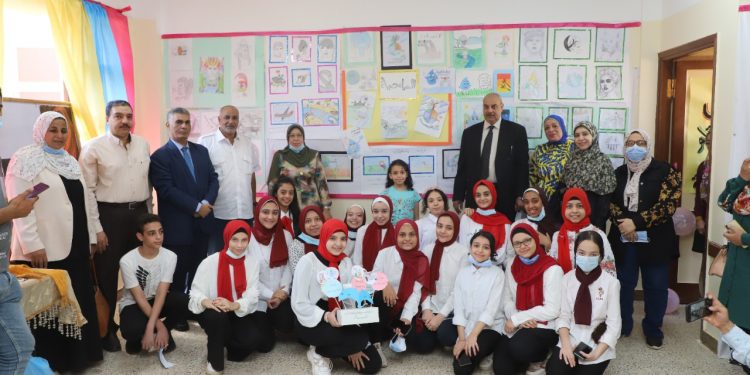 الفريق التوعوى بمياه أسيوط ينظم يوما تعريفيا لطالبات مدرسة النهضة