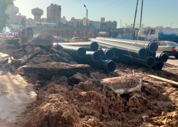 خلال جولة تفقدية.. رئيس مياه القناة يؤكد سرعة الانتهاء من مشروعات الصرف الصحى بحي ثان