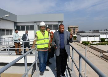 رئيس مياه المنيا يتفقد محطات ملوى ومشروعات حياة كريمة