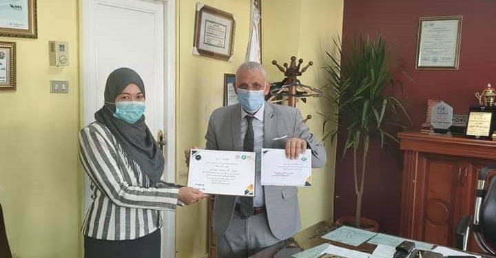 تدريب عملي لمسئولي التشغيل بالمحطات على أجهزه قياس التصرف بمياه قنا