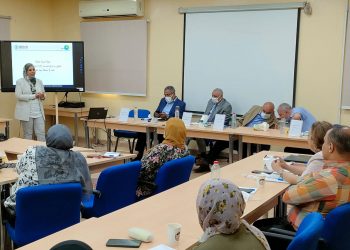 رئيس مياه قنا يستعرض موقف المشروعات الممولة من المعونة الأمريكية