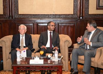 نائب وزير الإسكان يُشارك في ندوة حوارية عن ملف الأمن المائي في ظل ندرة المياه