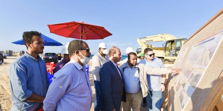 اللواء محمود نصار خلال الزيارة