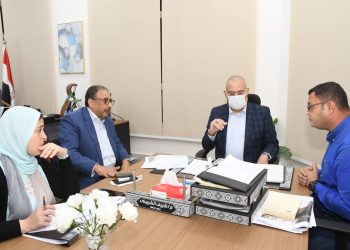 جولة موسعة لوزير الإسكان بالمشروعات الجارى تنفيذها بالعاصمة الإدارية الجديدة