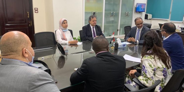 نائب وزير الإسكان للبنية الأساسية يلتقى مدير قطاع المياه الإقليمي بالبنك الأفريقي للتنمية لاستعراض سبل التعاون