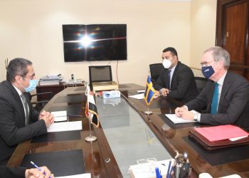 نائب وزير الإسكان يلتقي السفير السويدي بالقاهرة لبحث التعاون المشترك فى مجالات إنشاء المدن الذكية