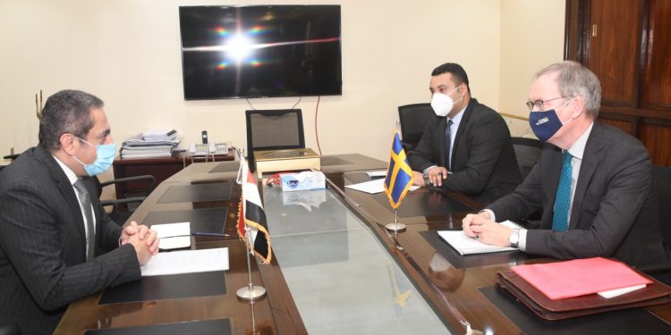 نائب وزير الإسكان يلتقي السفير السويدي بالقاهرة لبحث التعاون المشترك فى مجالات إنشاء المدن الذكية