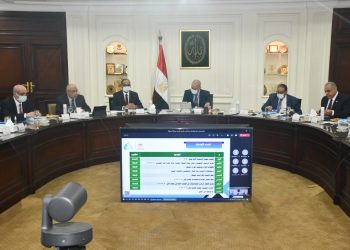 اجتماع وزير الإسكان بمسئولى قطاع المرافق