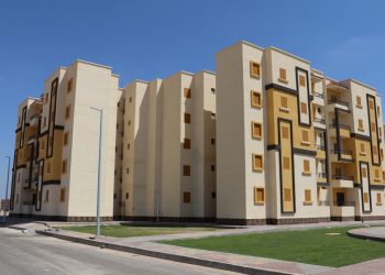 تتضمن 6376 شقة.. وزير الإسكان يتابع سير العمل بعددٍ من المشروعات السكنية والخدمية بالسادات