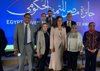 مياه الاسكندرية تكرم الفائزين بمسابقة جائزة مصر للتميز الحكومى 2021