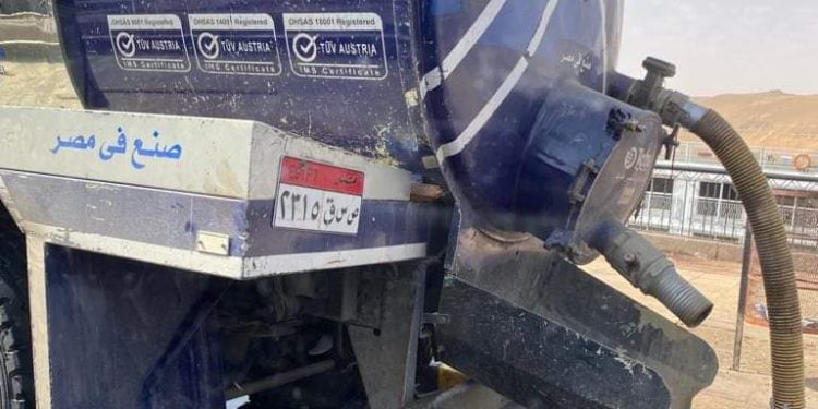 رئيس مياه أسوان يتابع سحب المياه من شوارع المدينة وأعمال الإصلاح لمحطة صرف الجزيرة