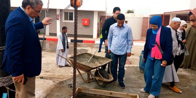 رئيس مياه بنى سويف تتفقد مشروع صرف صحي العرفا بالفشن