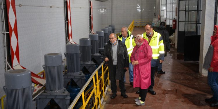 مياه الاسكندرية متابعة أعمال شفط المياه ببرج العرب