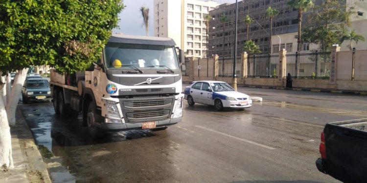 استمرار رفع درجة الاستعداد وحالة الطوارئ بجميع مناطق و قطاعات شركة الصرف الصحى بمحافظات القناة