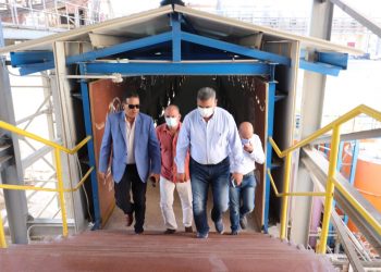 رئيس جهاز مدينة الصالحية الجديدة يتفقد منظومة الصرف الصناعي بعددٍ من المصانع للتأكد من مطابقتها للمواصفات