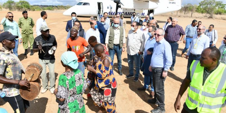 بتكلفة 2.9 مليار دولار.. وزير الإسكان والوفد المصري يصل موقع سد ومحطة “جوليوس نيريري” لتفقد سير العمل