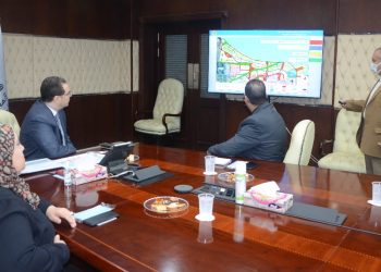 معاون وزير الإسكان يبحث مع مسئولي منطقة قناة السويس المشروعات التنموية واستعمالات الاراضي فى بورسعيد  الجديدة “سلام”