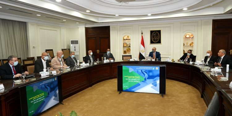 وزير  الإسكان يتابع الموقف التنفيذى لمشروعات المبادرة الرئاسية “حياة كريمة” لتطوير الريف المصرى