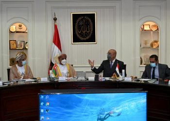 لقاء وزيرا الإسكان المصرى والعمانى