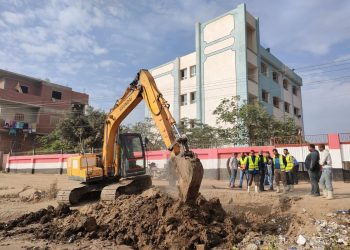 مياه الشرقية : متابعة إصلاح خط طرد محطة رفع صرف صحي منشأه العباسة