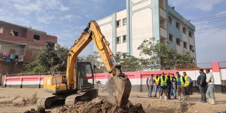 مياه الشرقية : متابعة إصلاح خط طرد محطة رفع صرف صحي منشأه العباسة