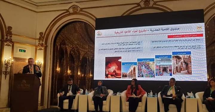 خالد صديق خلال المؤتمر