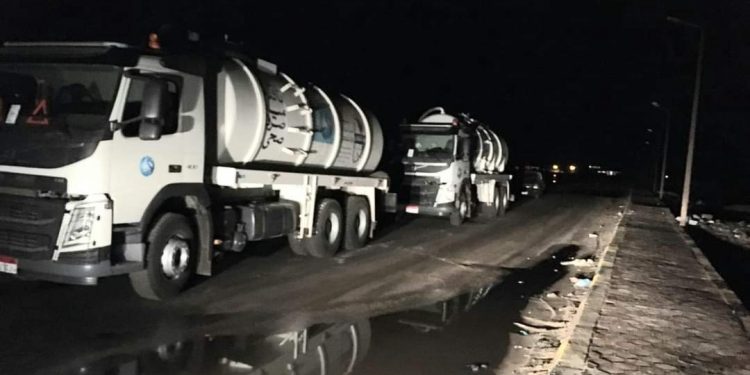 التواصل عبر الخط الساخن 125.. استمرار أعمال رفع مياه الأمطار في البحر الأحمر