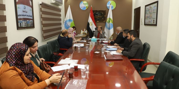 مياه أسيوط تعقد إجتماعا لتسكين العمالة طبقاً للمسميات الوظيفية بحضور ممثلي الشركة القابضة