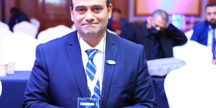 الدكتور أحمد أبوطالب