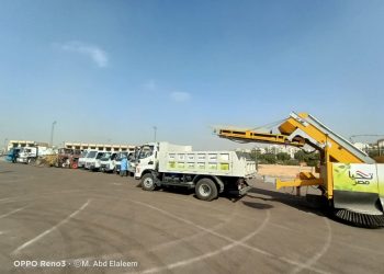 سيارات جديدة لقطاع النظافة بالعبور