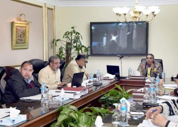 تنفذ في 161 قرية.. مبروك: متابعة مشروعات المقاولون العرب ضمن مبادرة حياة كريمة