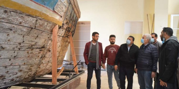 رئيس المقاولون العرب يتابع أعمال مشروع ترميم متحف قناة السويس