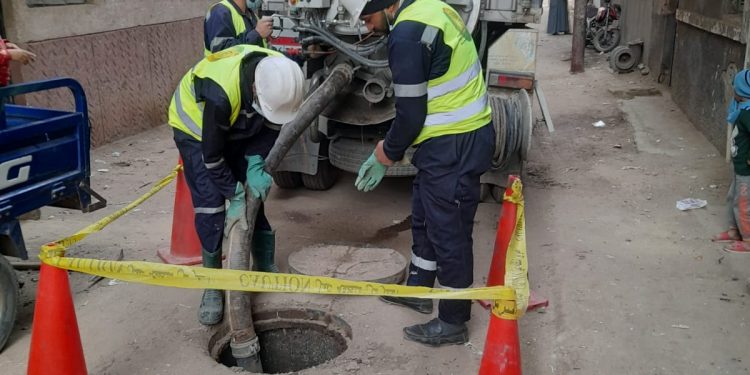 مياه أسيوط .. مهام رئيسية للسلامة والصحة المهنية اثناء التعامل مع الأزمات وسقوط الأمطار