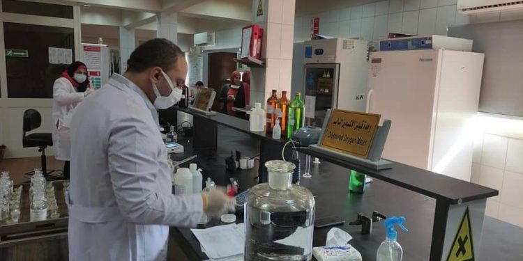 مياه الجيزة: اعتماد شهادة الأيزو الدولية لأول مرة لمعمل صرف صحي