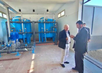 رئيس مياه مطروح يتفقد محطة إزالة الحديد والمنجنيز بواحة سيوه