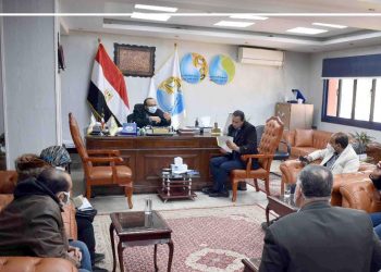 مياه سوهاج تستقبل مستشار وزير البيئة لمناقشة تطبيق معايير الصرف الصناعي بالمنشآت الصناعية