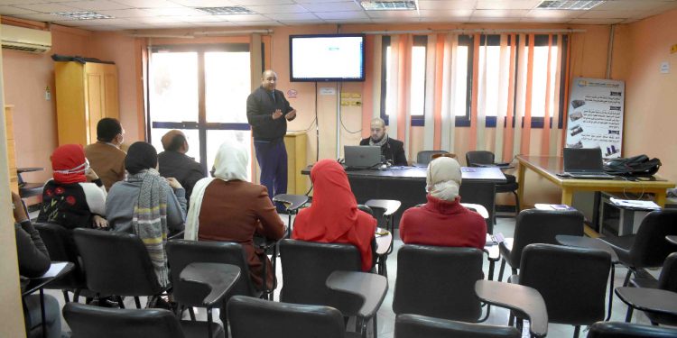 القابضة للمياه تدرب مسئولى التوعية بسوهاج على كيفية استخدام تطبيق Drops لميكنة أعمال التوعية