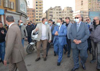 وزير التنمية المحلية ومحافظ القاهرة يتفقدان أحياء المنطقتين الشرقية والغربية لمتابعة عمل شركتى “انفيرونظافة الشوارع