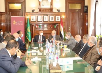 جانب من اجتماع مسئولى الاتحاد ومسئولى بنك مصر