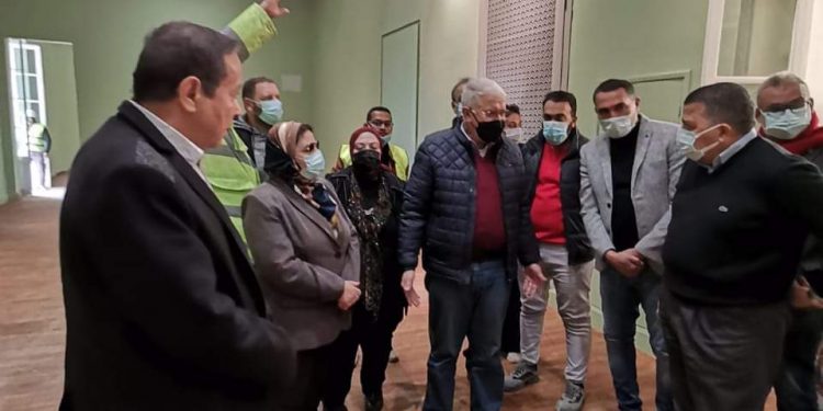 رئيس المقاولون العرب يتابع أعمال مشروع ترميم متحف قناة السويس