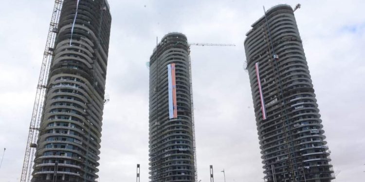 منها 15 برجا.. رئيس الوزراء يتفقد المدينة التراثية والأبراج الشاطئية بالعلمين الجديدة