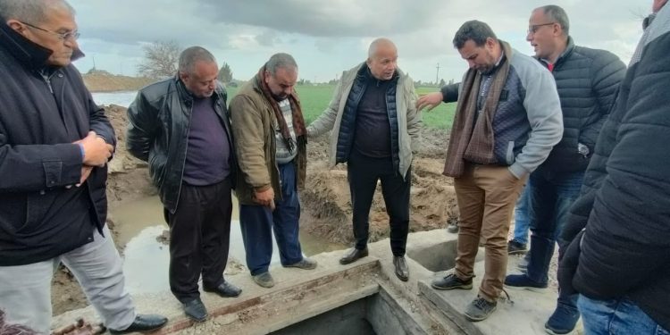 بطول 6 كم.. رئيس شركة مياه الشرب والصرف الصحى بالبحيرة يتفقد خط مياه الحدين بمركز الدلنجات