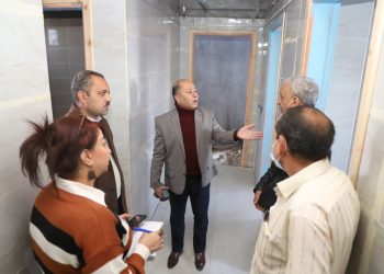 رئيس مياه أسيوط يتفقد المعمل المركزى بمحطة مياه التشيكى