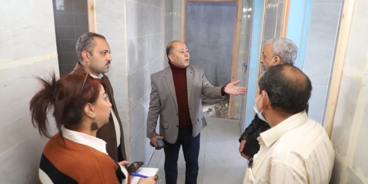 رئيس مياه أسيوط يتفقد المعمل المركزى بمحطة مياه التشيكى