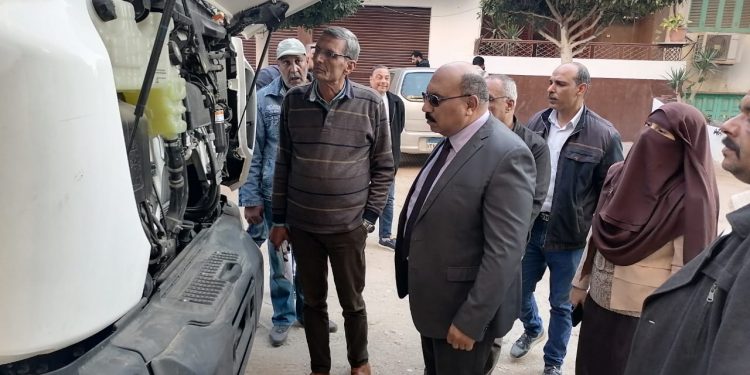 ضمن مبادرة حياة كريمة.. مياه القناة تدعم أسطول المعدات بسيارات كسح جديدة