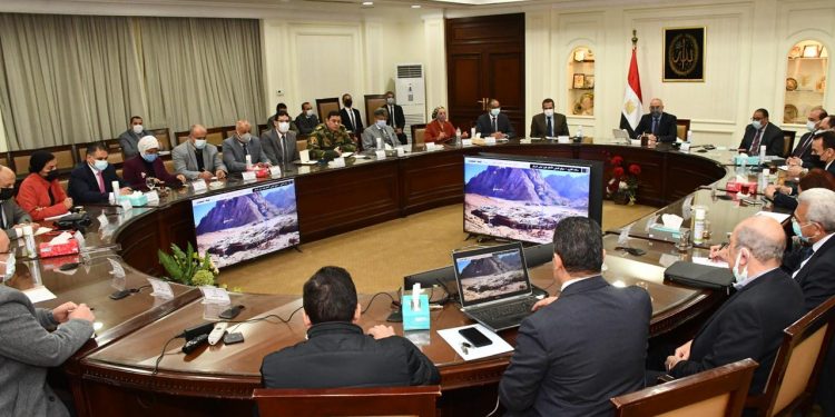 وزير الإسكان يترأس اللجنة الوطنية لمتابعة تنفيذ مشروع تطوير موقع التجلى الأعظم فى سانت كاترين