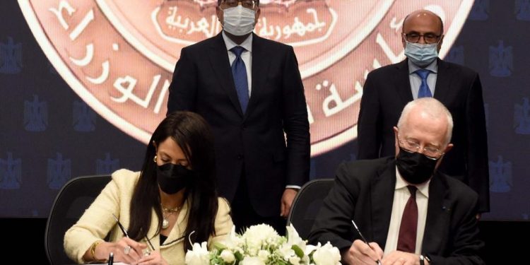 رئيس “فيكا” العالمية يشيد بإجراءات الدولة المصرية في الحفاظ على المستثمرين