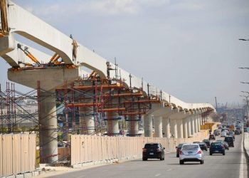 رئيس المقاولون العرب يتابع أعمال مشروع مونوريل 6 أكتوبر