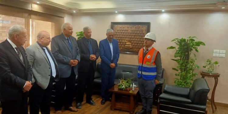 يتم تعيينهم فور التخرج.. تكريم اوائل المدرسة الثانوية لمياه الشرب والصرف الصحى بالقاهرة